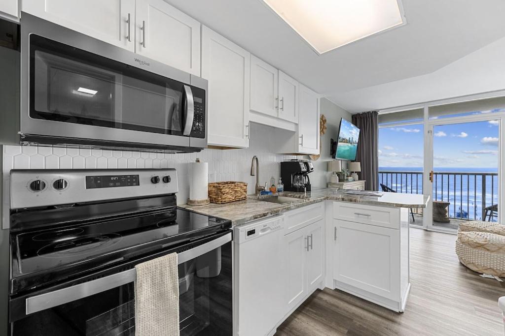 Direct Oceanfront- King Bedroom- Amazing Views/Pools/Hot Tubs/Beach Access/Golf Мертл-Біч Екстер'єр фото